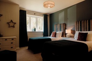 5 Schlafzimmer, Bügeleisen/Bügelbrett, Reisekinderbett, kostenloses WLAN