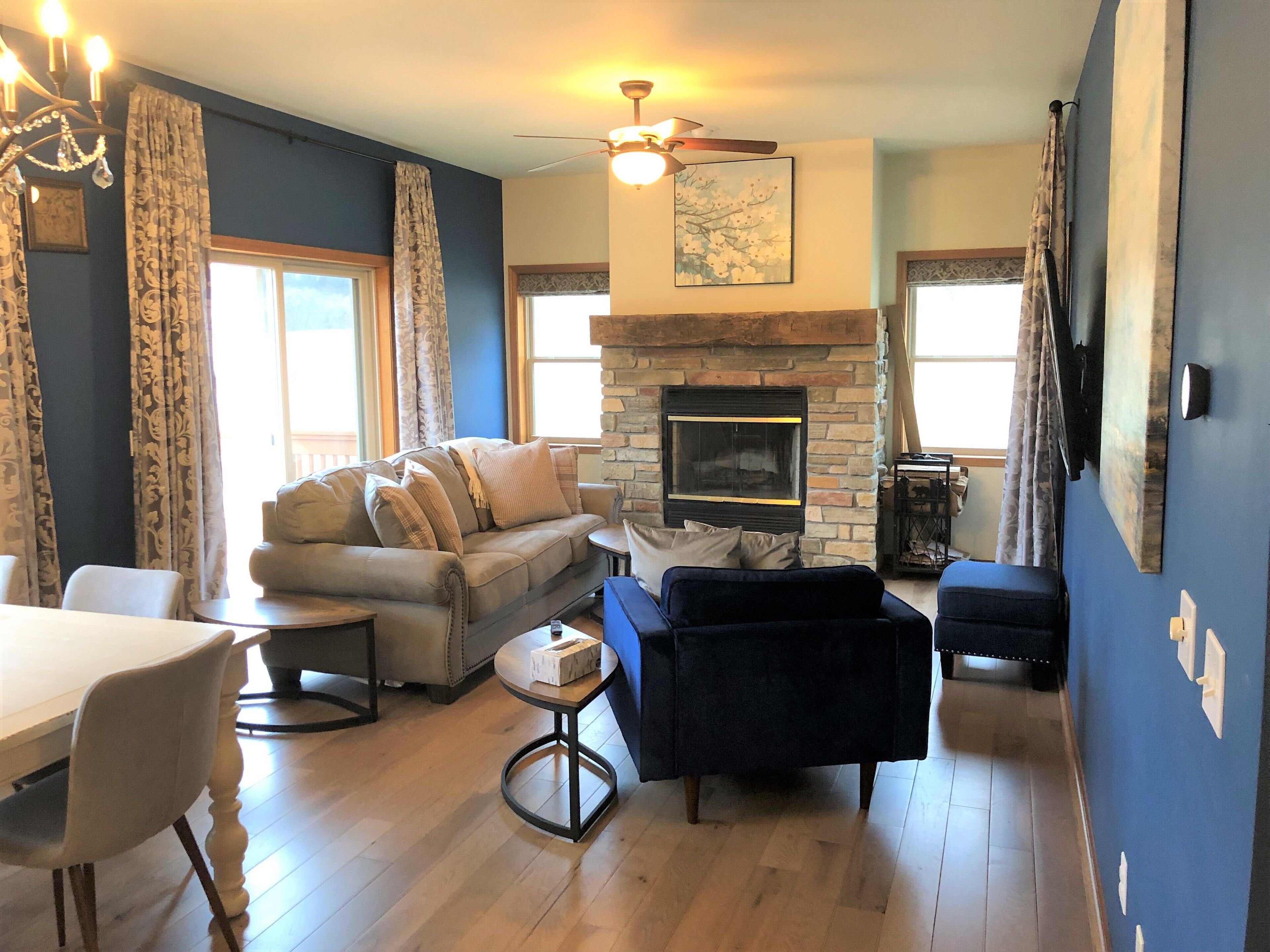 Cozy 4BR/4BA home. Amazing views! New listing from Premier Host Galena Vacations