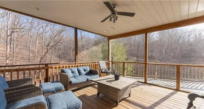 Private Lake Home at end of cove - Sleeps 16!