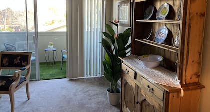 Beautiful Condo In the heart of Walnut Creek/BART and downtown