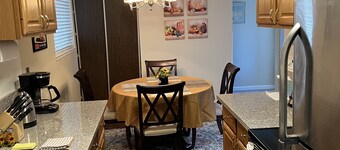 Beautiful Condo In the heart of Walnut Creek/BART and downtown