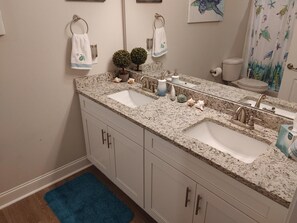 Håndklær, såpe og toalettpapir