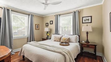 2 bedrooms, desk, iron/ironing board, travel crib