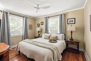 2 bedrooms, desk, iron/ironing board, travel crib