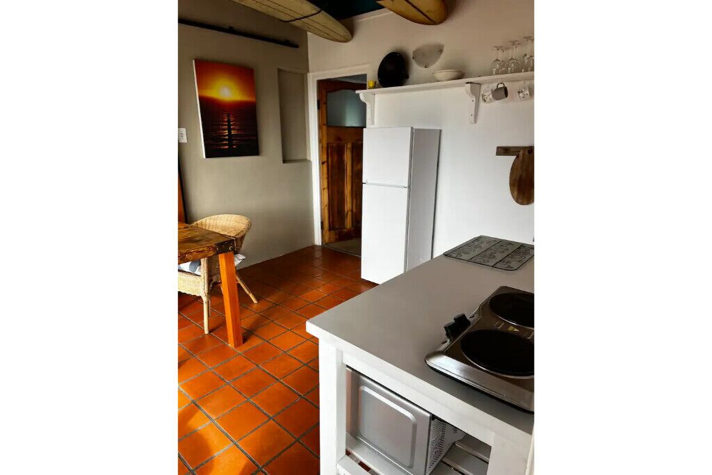 5 Kingfisher: Studio apartment with a view