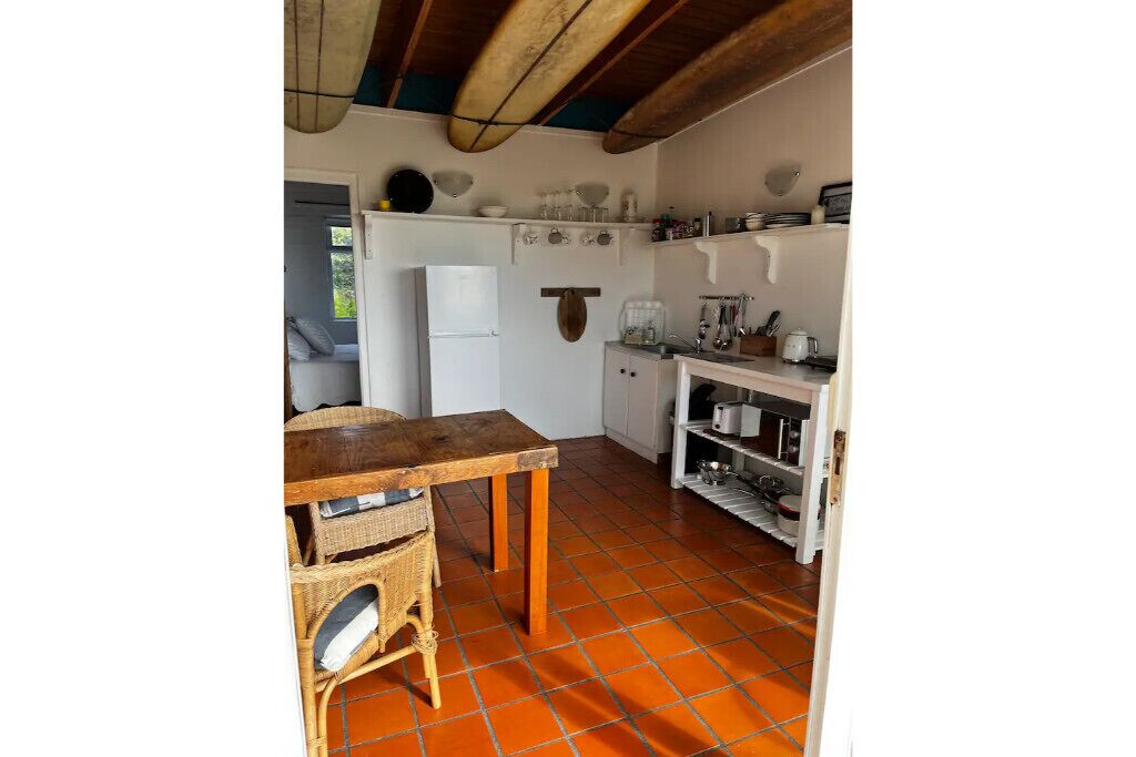 5 Kingfisher: Studio apartment with a view