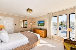 Unclassified image, 4 of 17, button - Relaxing wine country condo at Silverado in Napa (Napa)