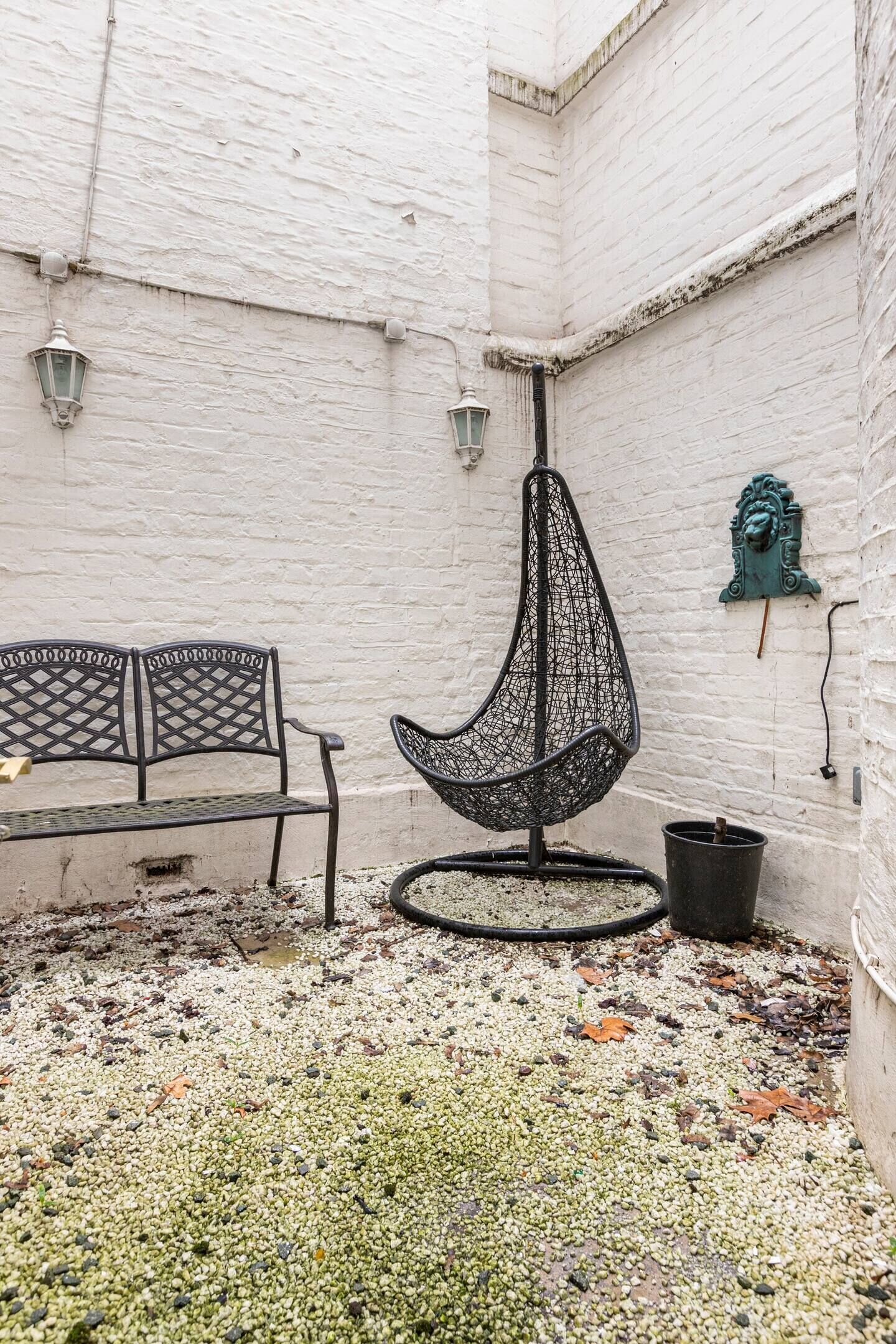 Secluded Royal Ground Residence Sleeps 4