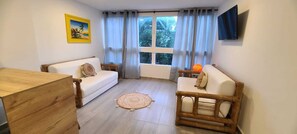 Apartamentos Ingrid 303 | Living area | Flat-screen TV - Apartamentos Ingrid (San Andrés)