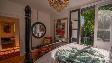 2 bedrooms, desk, iron/ironing board, free WiFi