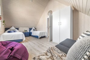 2 soveværelser, skrivebord, strygejern/strygebræt, weekendseng