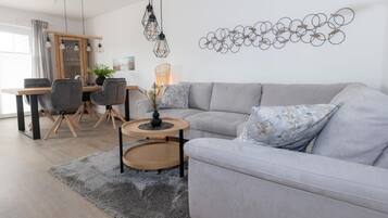 Tv, pejs, videobibliotek, stereoanlæg