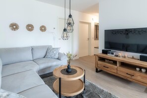 Tv, pejs, videobibliotek, stereoanlæg