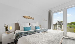 2 bedrooms, iron/ironing board, travel cot, free WiFi
