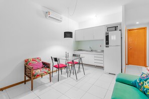 Apartment | Dining room - RV09 Apto Vista Mar - Rio Vermelho (Salvador)