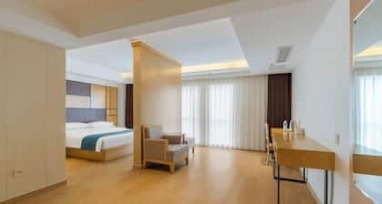 Home Inn Huaxuan Collection (Lu'an High-speed Railway Station)