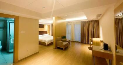 Home Inn Huaxuan Collection (Lu'an High-speed Railway Station)