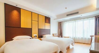 Home Inn Huaxuan Collection (Lu'an High-speed Railway Station)