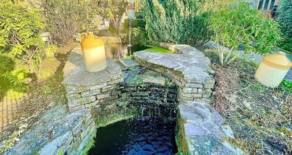 4 beautiful stone barns SlEEPS 17 People