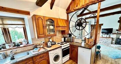 Detached ONE LEVEL stone barn