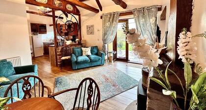 Detached ONE LEVEL stone barn