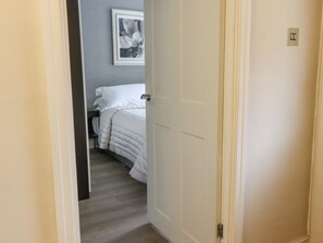 1 quarto, individualmente decorados, individualmente mobiliados