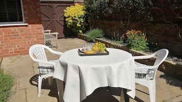Cottage | Outdoor dining