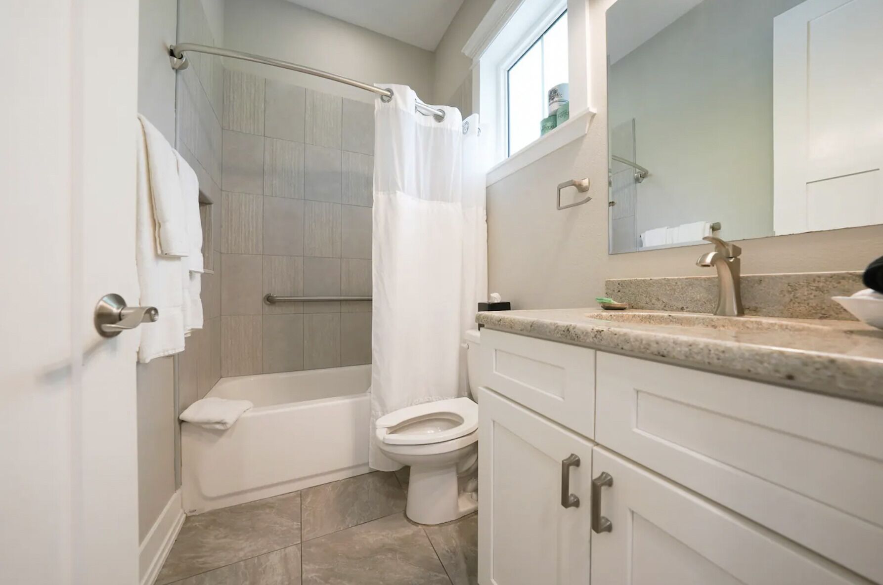 Key West Style Cottage - with pool/hot-tub