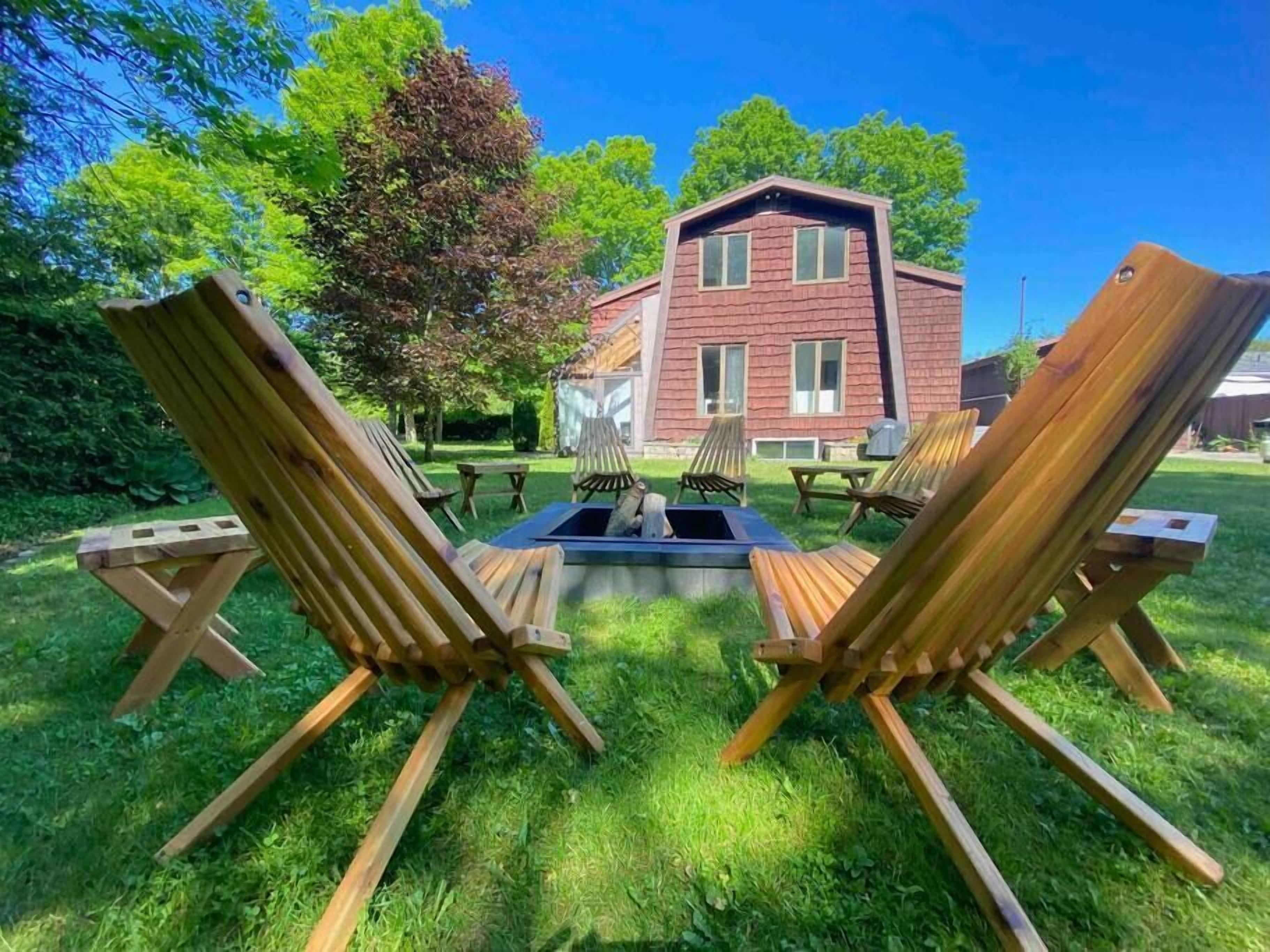 Retro A-frame cottage near beach