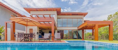 Piscine extérieure