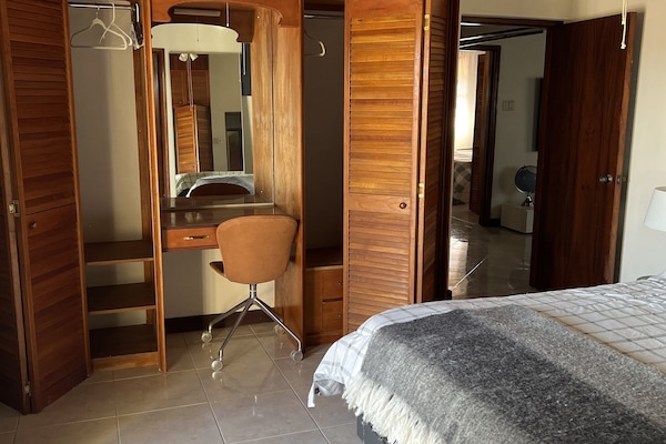 3 soverom, strykejern/-brett, wi-fi (inkludert) og sengetøy