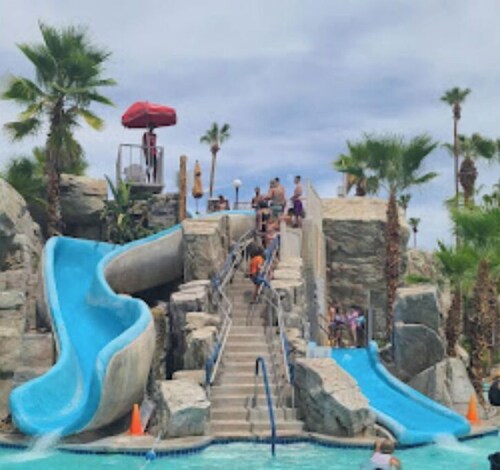 Luxurious Resort w/ Heating + Hot Tub