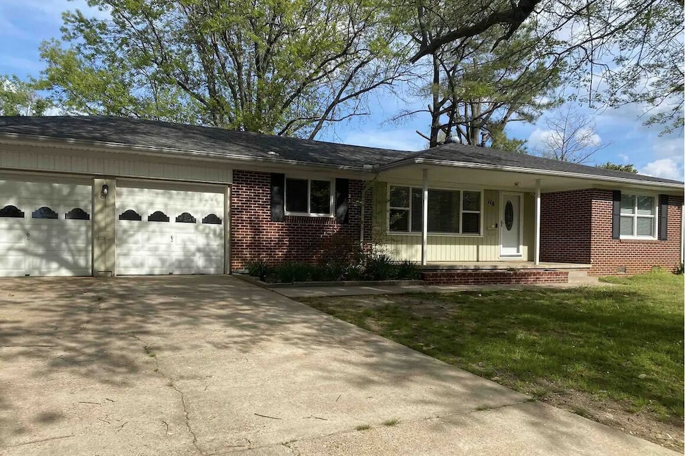 Newly Furnished 3BR/1.5 Bath Cozy Home