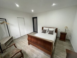 1 bedroom, bed sheets