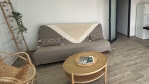 Flat-screen TV - U SECONDU - Quiet, spacious new apartment (ALERIA)
