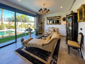 Living area - A Majestic Getaway: 5-Room Villa FIORI (Marrakesh)