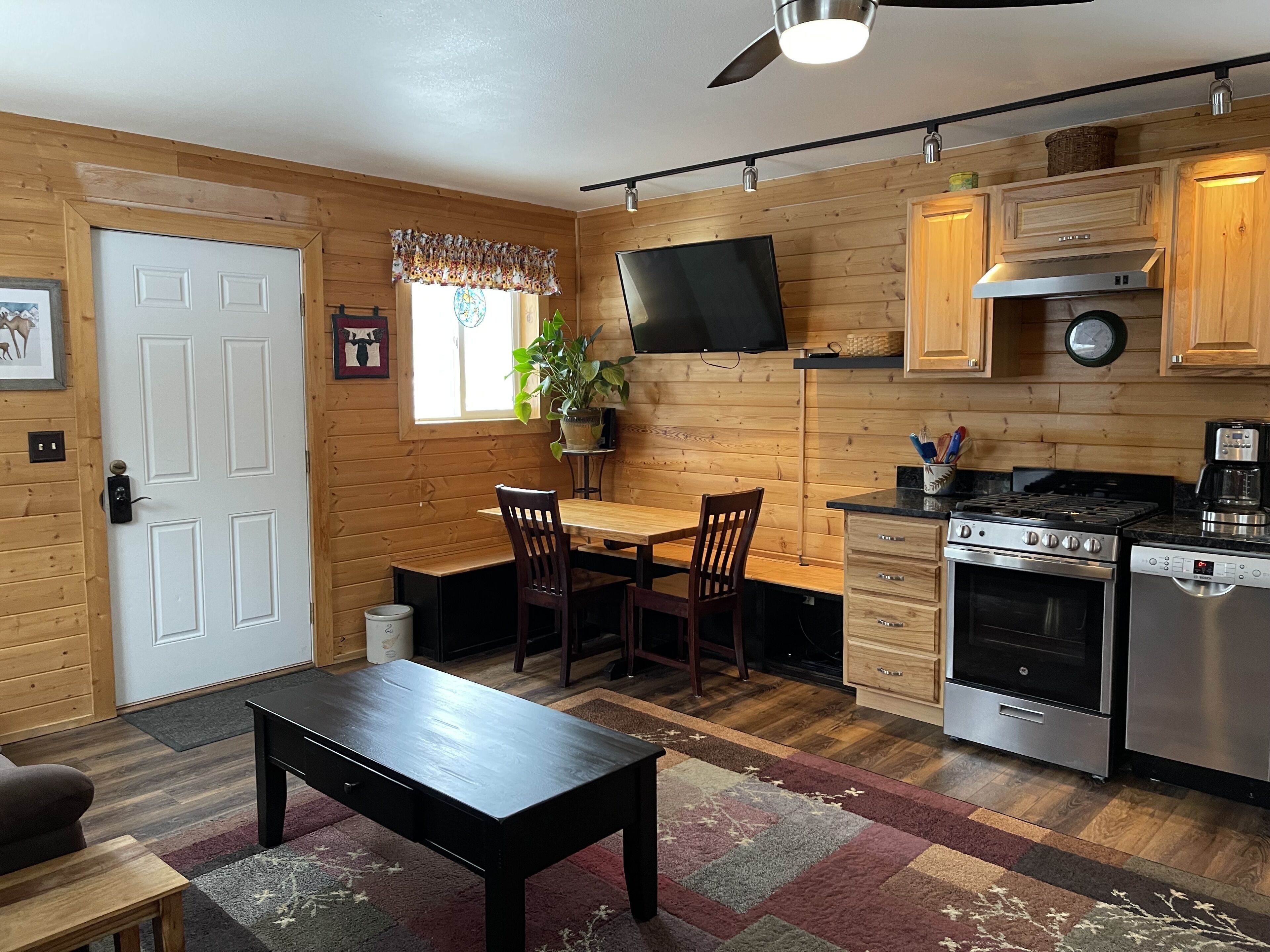 Alaskan cabin in a great location