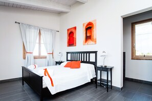 2 chambres, fer et planche à repasser, accès au Wi-Fi (inclus)
