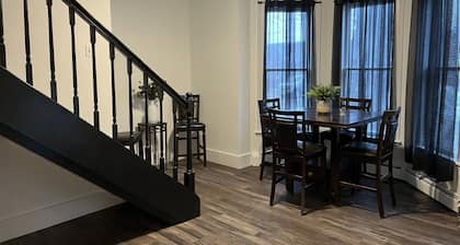 Cozy 3 bedroom, 1 bathroom townhouse!