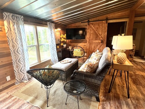 The Charming Cottage at Cypress Pond PCB