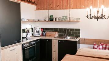 Réfrigérateur, four, lave-vaisselle, cafetiÚre/bouilloire