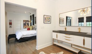 2 chambres, fer et planche Ă repasser, Wi-Fi gratuit, draps fournis