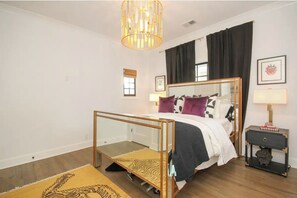 2 bedrooms, iron/ironing board, free WiFi, bed sheets - The Perfect Historic Dilworth Bungalow For Sports Fans and Foodies Alike (Charlotte)