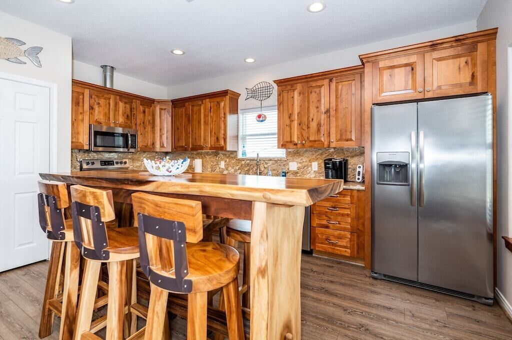 Gorgeous Home on Caney Creek w/ Fishing Pier