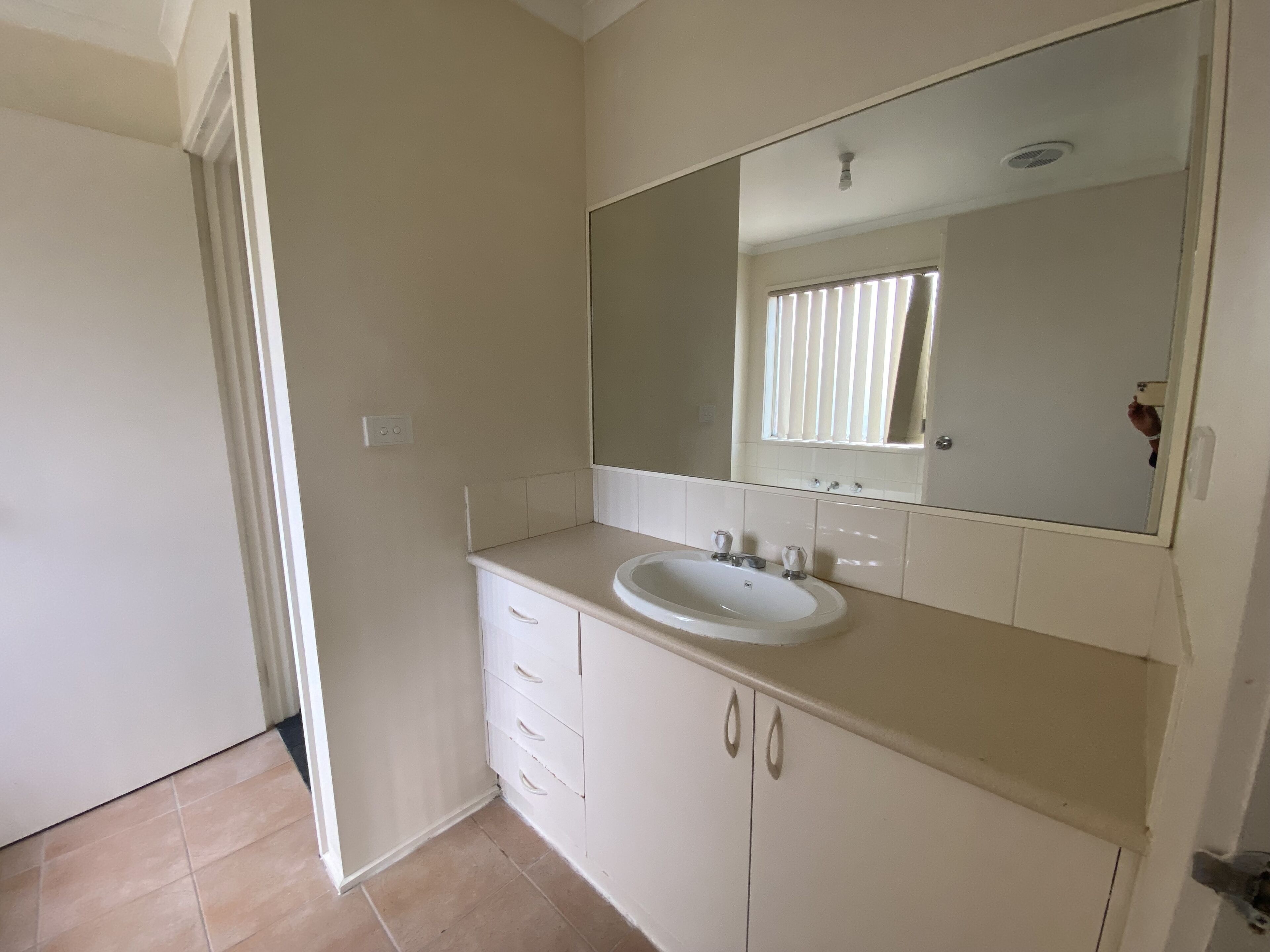 Valetta-4QS Beds+1SB - House - Carrum Beach- Fully Furnished