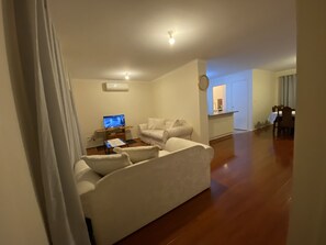 Smart TV - Whole Double Story House- 4QB & 1SB- Carrum Beach- Fully Furnished- Free Parking (Carrum)