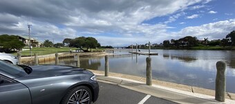 Whole Double Story House- 4QB & 1SB- Carrum Beach- Fully Furnished- Free Parking