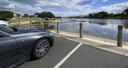 Whole Double Story House- 4QB & 1SB- Carrum Beach- Fully Furnished- Free Parking