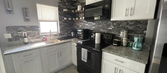 The perfect place very close to downtown and beaches! PETS ARE WELCOME!!