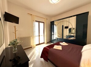 2 chambres, fer et planche à repasser, Wi-Fi gratuit, draps fournis